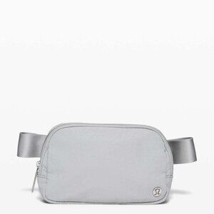 Lululemon Everywhere Belt Bag in Silver Drop